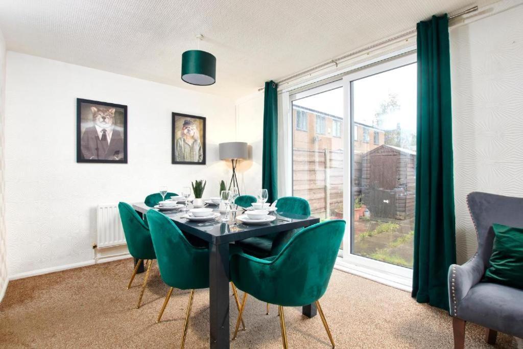 The Emerald House Of Manchester - Garden - Parking Luaran gambar