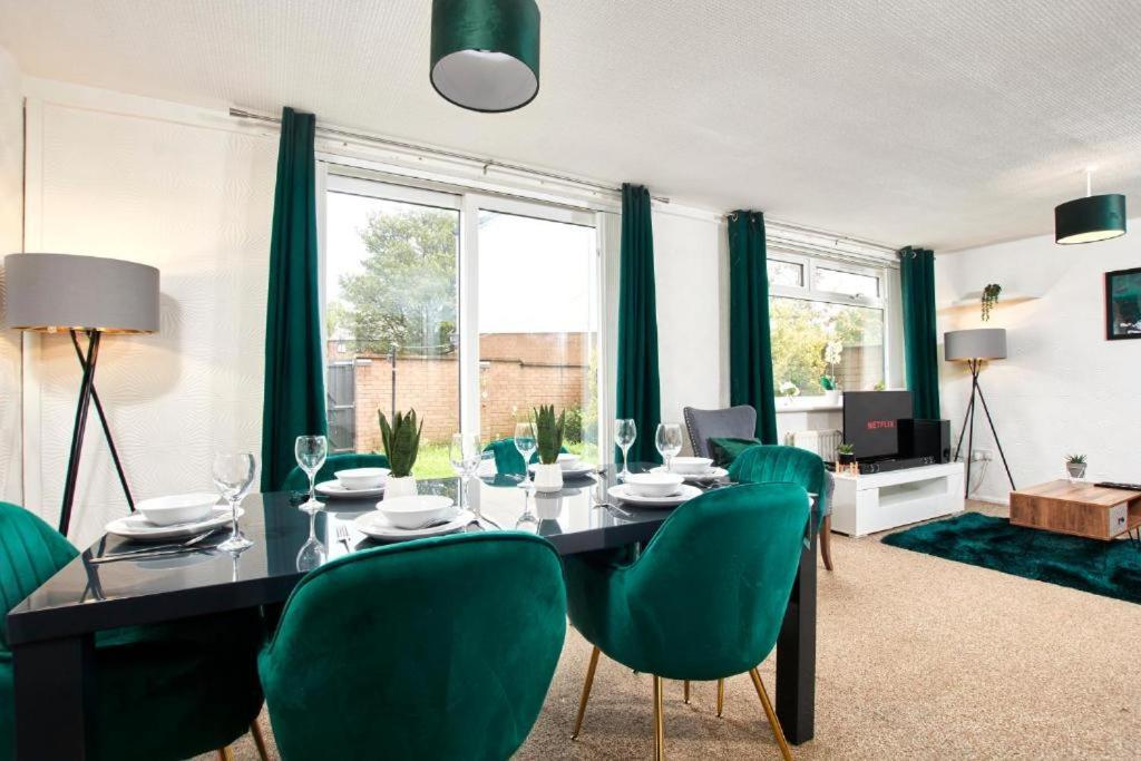 The Emerald House Of Manchester - Garden - Parking Luaran gambar